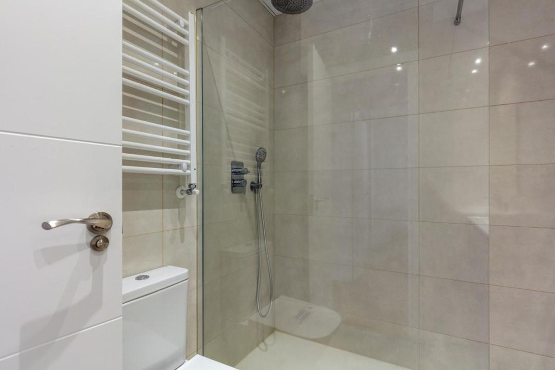 Bright With Views - 2Bd 1Bth- Av America 마드리드 외부 사진