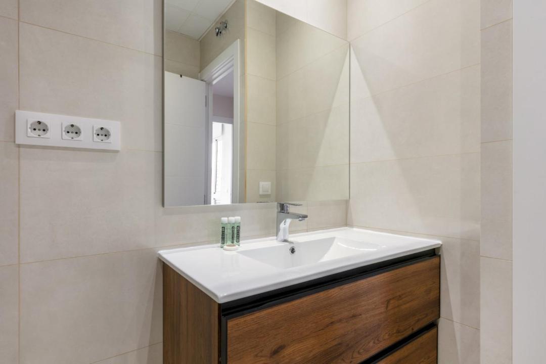Bright With Views - 2Bd 1Bth- Av America 마드리드 외부 사진